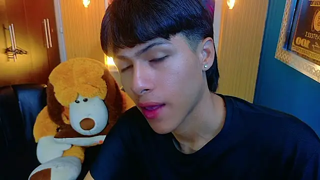 StormLuxX online show from March 24, 12:10 pm