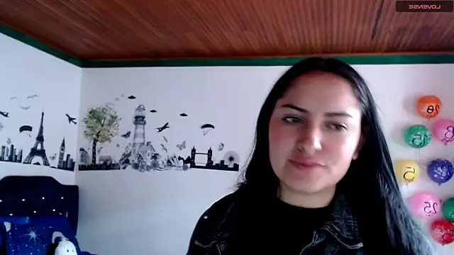 MisNicol online show from December 18, 5:52 pm