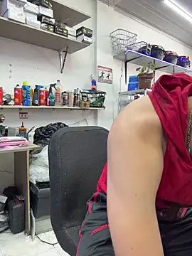 Snapshot of Johan_stick chatting on December 15, 5:17 pm Johan stick online show from December 15, 5:17 pm