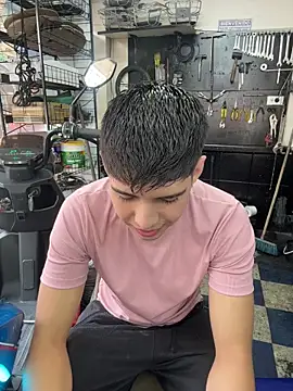 Snapshot of Johan_stick chatting on December 17, 4:02 pm Johan stick online show from December 17, 4:02 pm