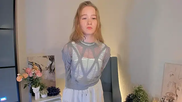 Snapshot of MaireLanda chatting on December 17, 5:24 am MaireLanda online show from December 17, 5:24 am