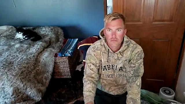 Snapshot of SpunRedneck chatting on May 2, 11:54 pm SpunRedneck online show from May 2, 11:54 pm