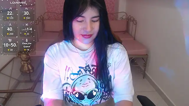 Snapshot of Nina_harpper_ chatting on December 3, 1:20 pm Nina harpper online show from December 3, 1:20 pm