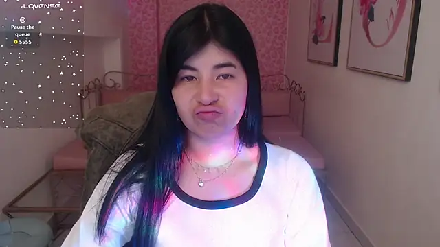 Snapshot of Nina_harpper_ chatting on December 15, 1:04 pm Nina harpper online show from December 15, 1:04 pm