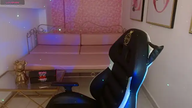 Nina harpper  online show from March 27, 1:11 pm