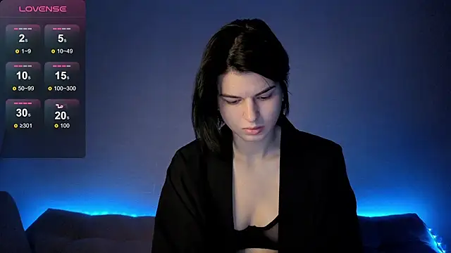 Snapshot of lololozhechka chatting on December 13, 8:25 pm lololozhechka online show from December 13, 8:25 pm