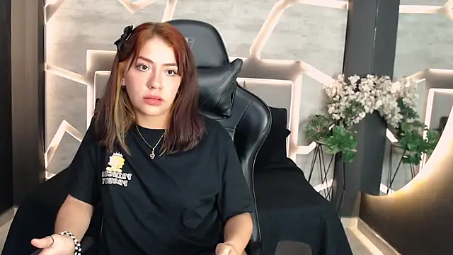 Snapshot of NaughtyNebula chatting on December 1, 10:26 pm NaughtyNebula online show from December 1, 10:26 pm