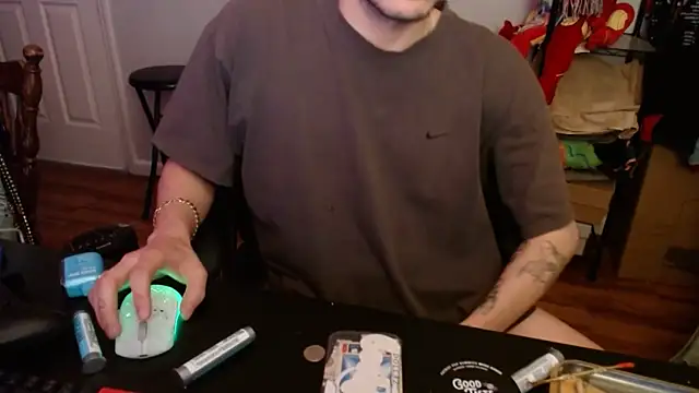 Snapshot of Longdforya chatting on February 24, 12:30 am Longdforya online show from February 24, 12:30 am