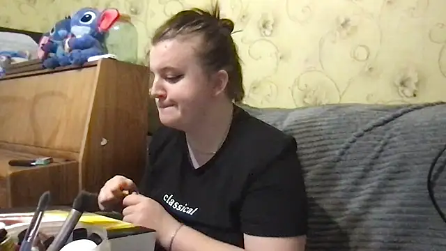 Snapshot of KrisToday chatting on December 16, 2:11 pm KrisToday online show from December 16, 2:11 pm