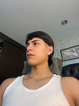 Lander Cruz online show from February 7, 5:49 pm