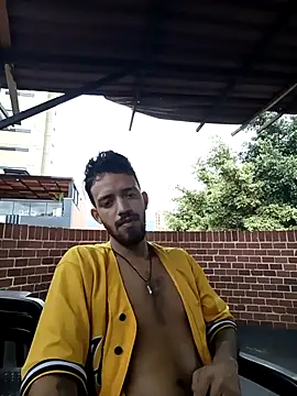 Snapshot of jkslnkd chatting on April 9, 6:35 pm jkslnkd online show from April 9, 6:35 pm