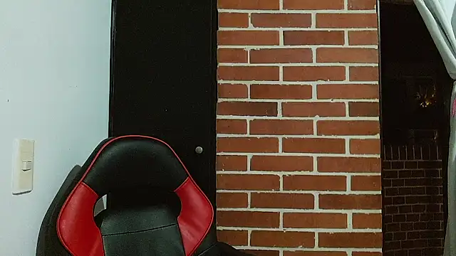 Snapshot of jkslnkd chatting on April 16, 6:36 am jkslnkd online show from April 16, 6:36 am