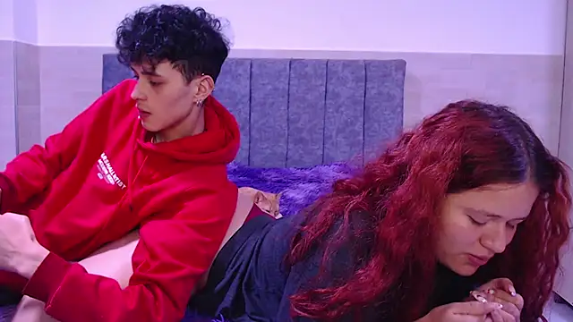 Snapshot of hottie_couplee chatting on December 17, 9:54 pm hottie couplee online show from December 17, 9:54 pm