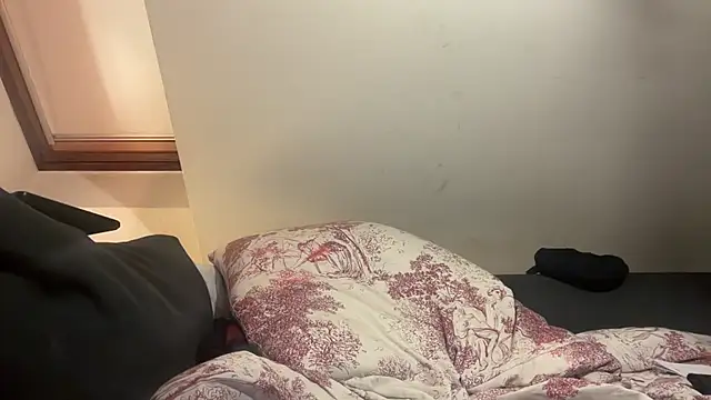 Snapshot of CBT-Sounding chatting on December 14, 11:09 pm CBT-Sounding online show from December 14, 11:09 pm