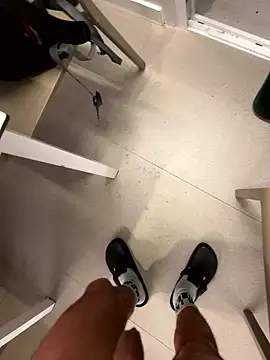 Snapshot of andresbale chatting on January 13, 8:14 pm andresbale online show from January 13, 8:14 pm