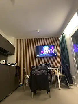 Snapshot of andresbale chatting on February 1, 2:32 am andresbale online show from February 1, 2:32 am