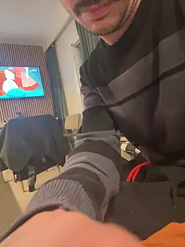 Snapshot of andresbale chatting on February 10, 8:02 pm andresbale online show from February 10, 8:02 pm