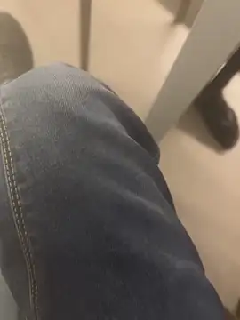 Snapshot of andresbale chatting on February 14, 7:43 pm andresbale online show from February 14, 7:43 pm