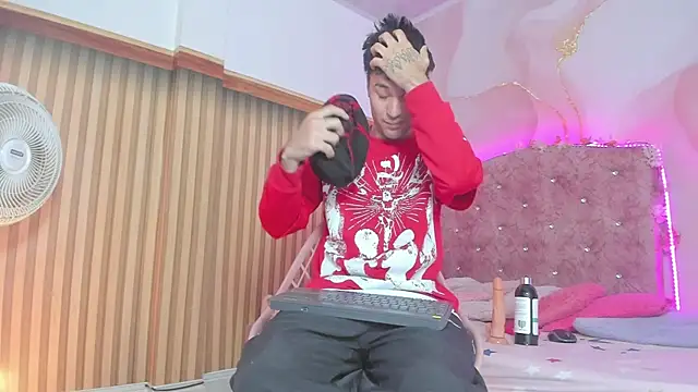 Snapshot of jack__baby_ chatting on December 15, 3:00 am jack baby online show from December 15, 3:00 am