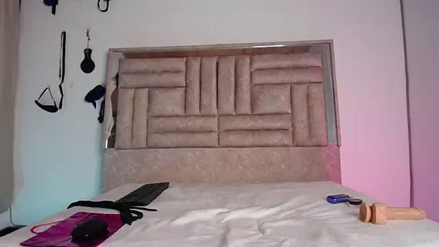 Alexamoonx online show from December 16, 6:18 am