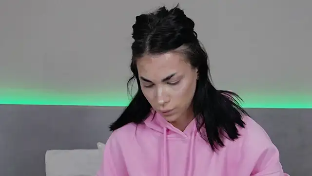 RachaelMils online show from December 16, 3:44 am