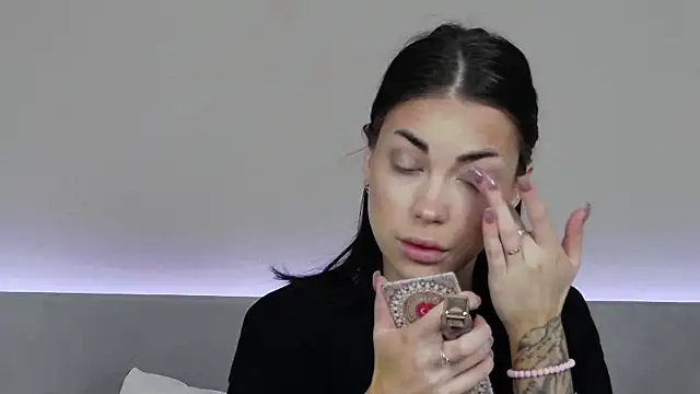 RachaelMils online show from December 23, 3:59 am