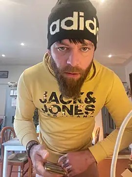 Snapshot of Bigdaad92 chatting on March 24, 7:57 am Bigdaad92 online show from March 24, 7:57 am