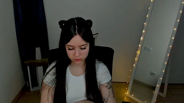 Snapshot of Lilu_May chatting on May 6, 12:54 pm Lilu May online show from May 6, 12:54 pm
