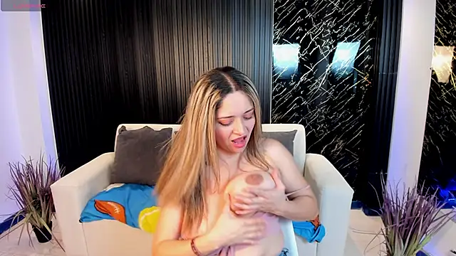 TiffanyHoustton online show from February 27, 12:16 pm