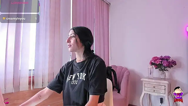 lya  brown online show from December 22, 1:30 pm