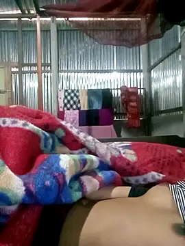 naughtygirl96 online show from April 12, 12:59 am