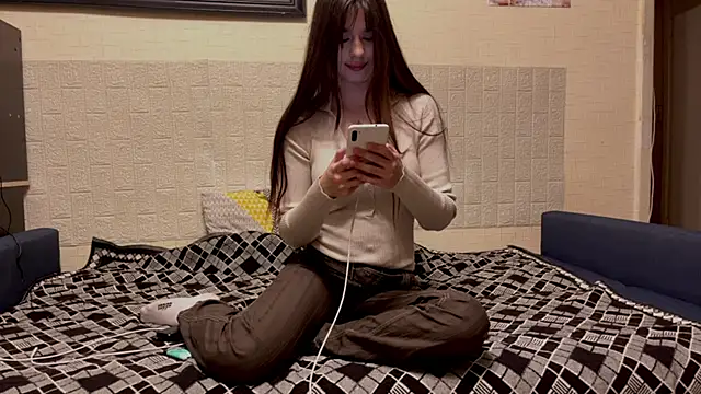 Snapshot of EagerSavvy chatting on February 22, 2:26 pm EagerSavvy online show from February 22, 2:26 pm