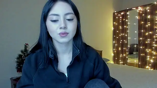 Snapshot of Milana1707 chatting on December 16, 7:30 pm Milana1707 online show from December 16, 7:30 pm