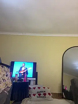 Snapshot of Privy001 chatting on December 14, 2:55 pm Privy001 online show from December 14, 2:55 pm