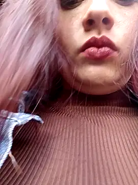 Snapshot of chatting on December 3, 4:38 pm online show from December 3, 4:38 pm