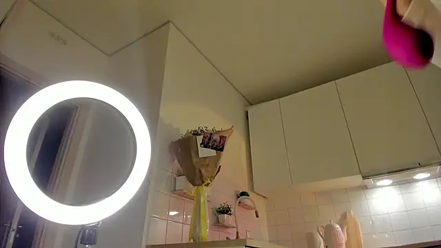 Snapshot of Sweety-lover chatting on December 5, 7:10 pm Sweety-lover online show from December 5, 7:10 pm