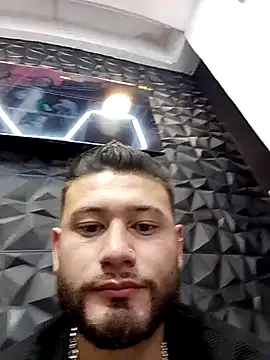 Snapshot of MaxSteel_x chatting on December 5, 5:20 pm MaxSteel x online show from December 5, 5:20 pm