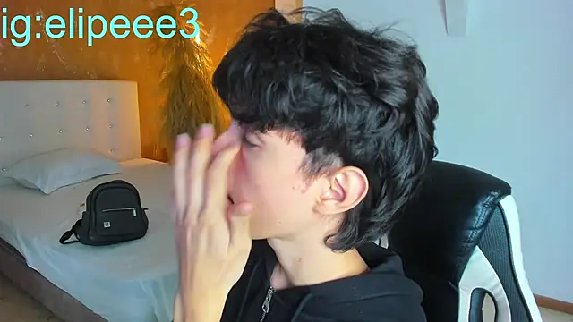 CONNOR STONNE  online show from March 5, 9:11 pm