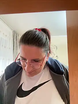 Dana92va online show from February 15, 6:32 am