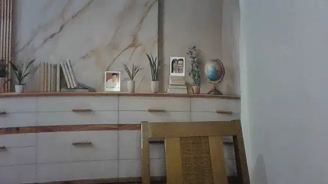 Luna-Hot0802 online show from March 28, 8:41 pm