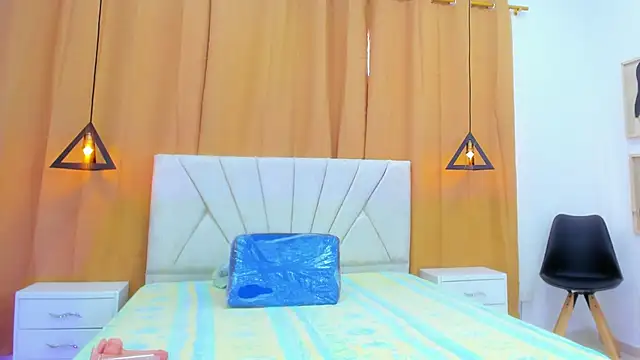 Snapshot of Kamila_Steward chatting on January 15, 4:11 pm Kamila Steward online show from January 15, 4:11 pm