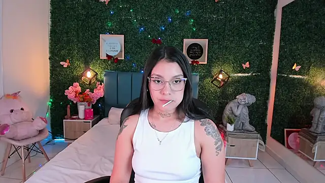 GabyyCute  online show from December 17, 3:23 am