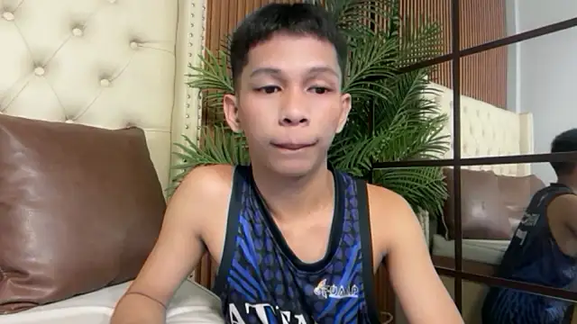 TheBoyAboveYou online show from August 4, 4:42 pm