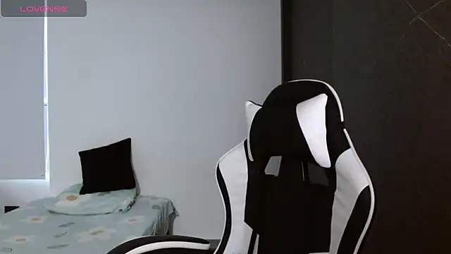 candy rosemaryy online show from March 24, 11:10 pm