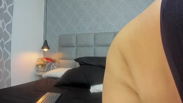 emilyy r online show from February 26, 7:13 pm