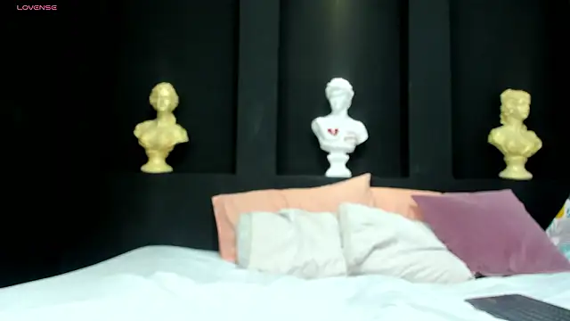 emilyy r online show from March 13, 7:09 pm