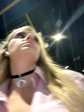 Snapshot of Betsy chatting on December 2, 5:15 am Betsy online show from December 2, 5:15 am