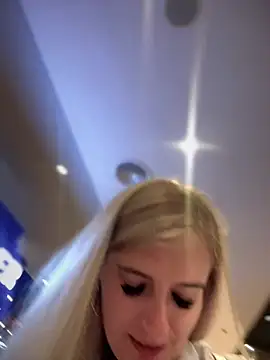 Snapshot of Betsy chatting on December 23, 2:39 pm Betsy online show from December 23, 2:39 pm