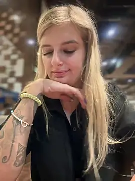 Snapshot of Betsy chatting on January 6, 12:24 pm Betsy online show from January 6, 12:24 pm