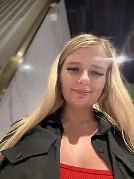 Snapshot of Betsy chatting on January 20, 8:19 am Betsy online show from January 20, 8:19 am